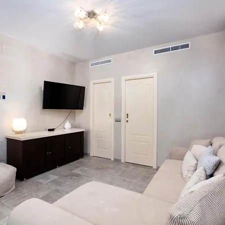 Molineros - 8 Bedroom *